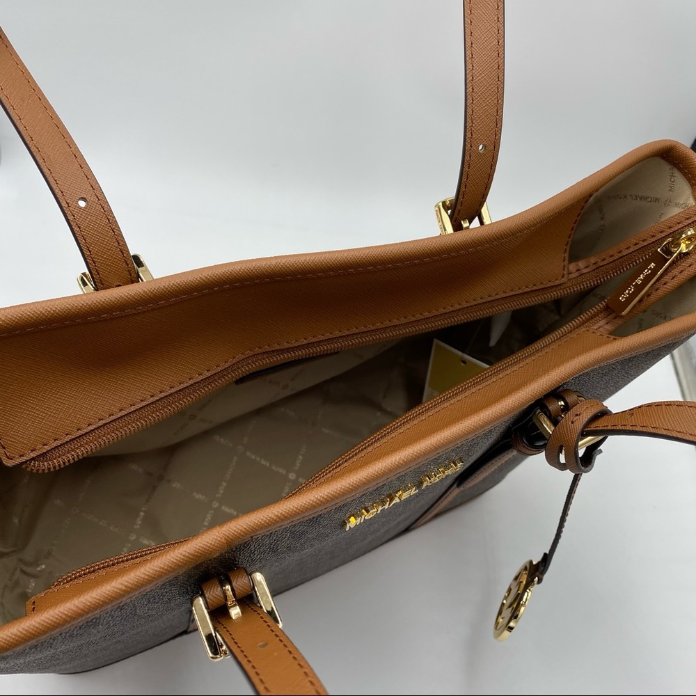 Michael MK JET SET Travel Lg. Signature Tote - Picture 8 of 12